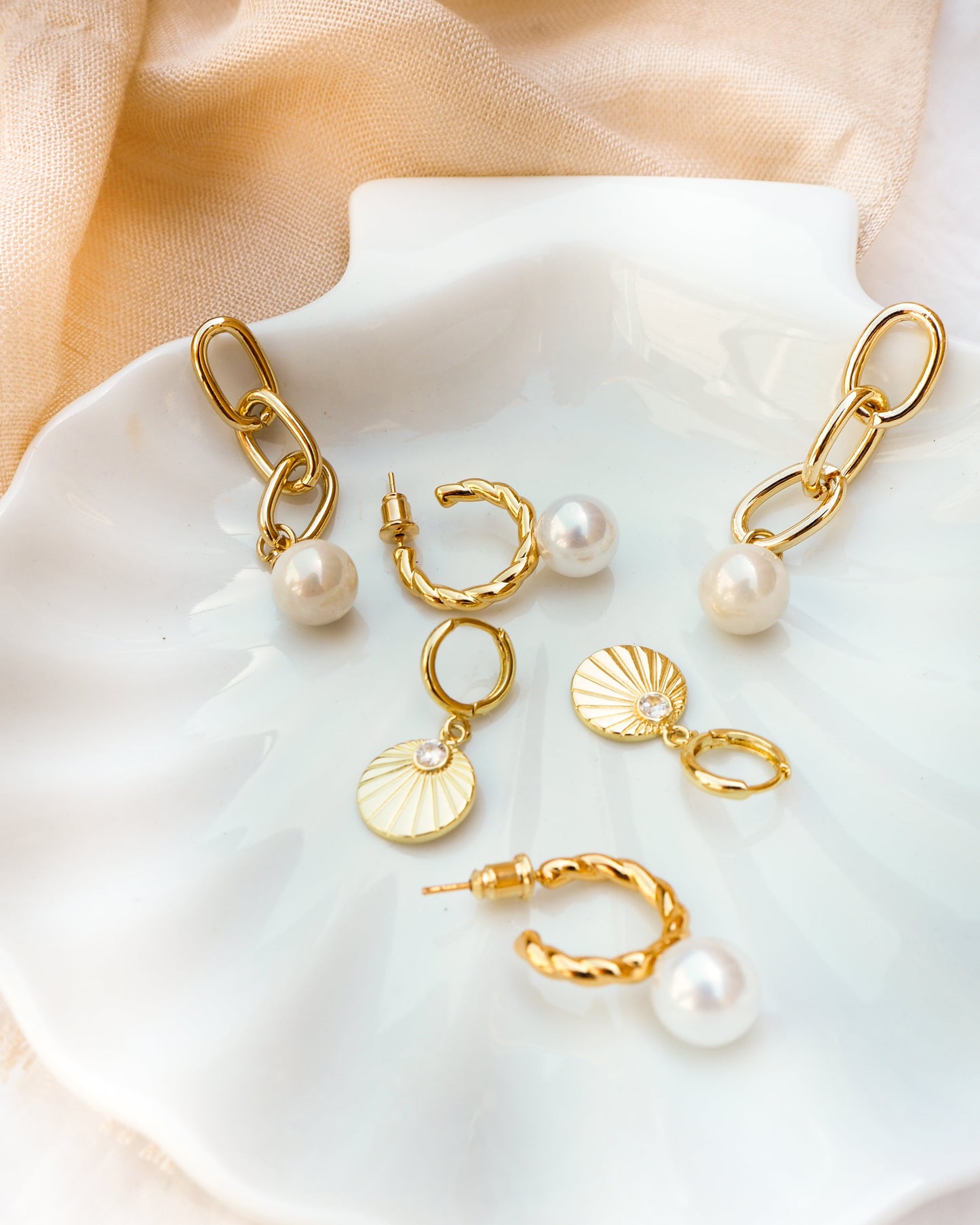 Lucia Hoops