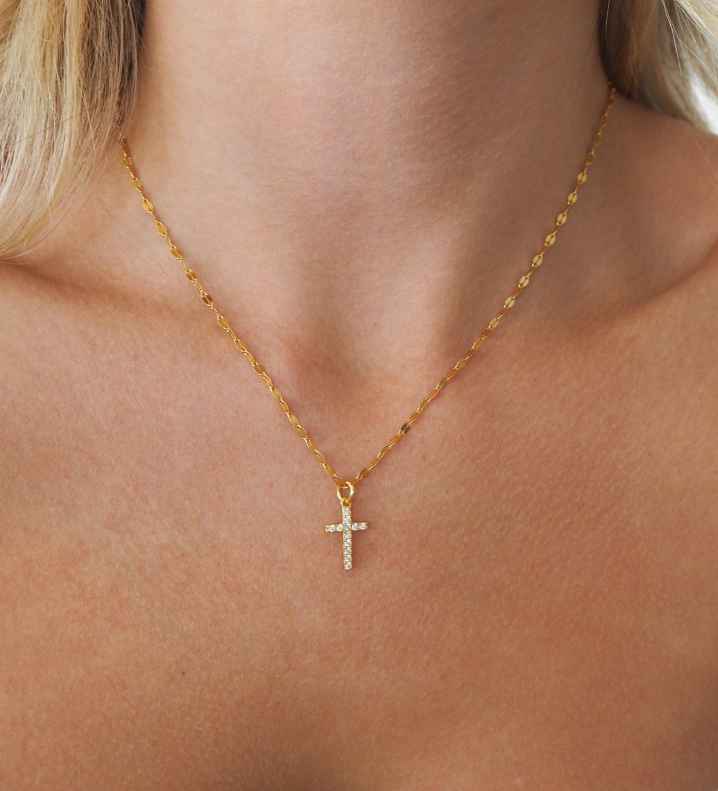 Cross Shimmer Choker | Gold
