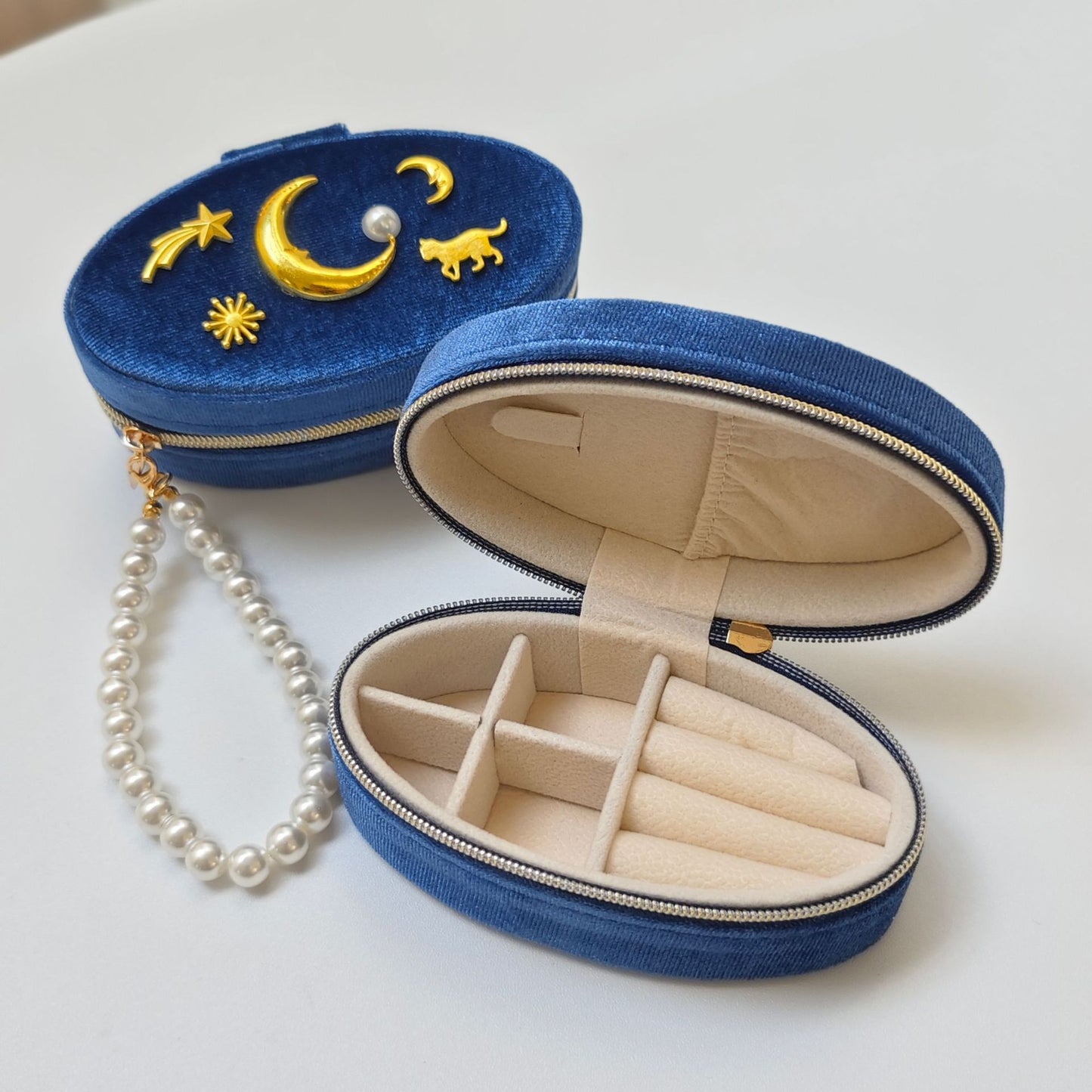 Vintage Moon Velvet Pearl Chain Zipper Jewelry Box